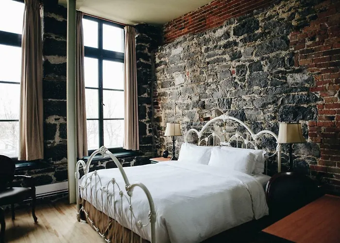 Auberge Du Vieux Port By Gray Collection
