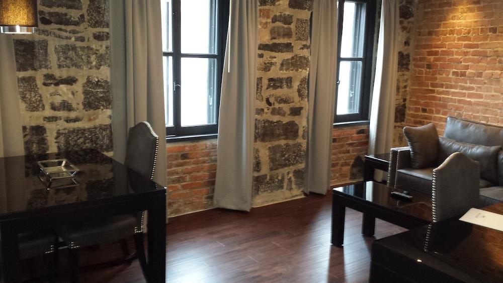 Du Vieux Port By Gray Collection 4*