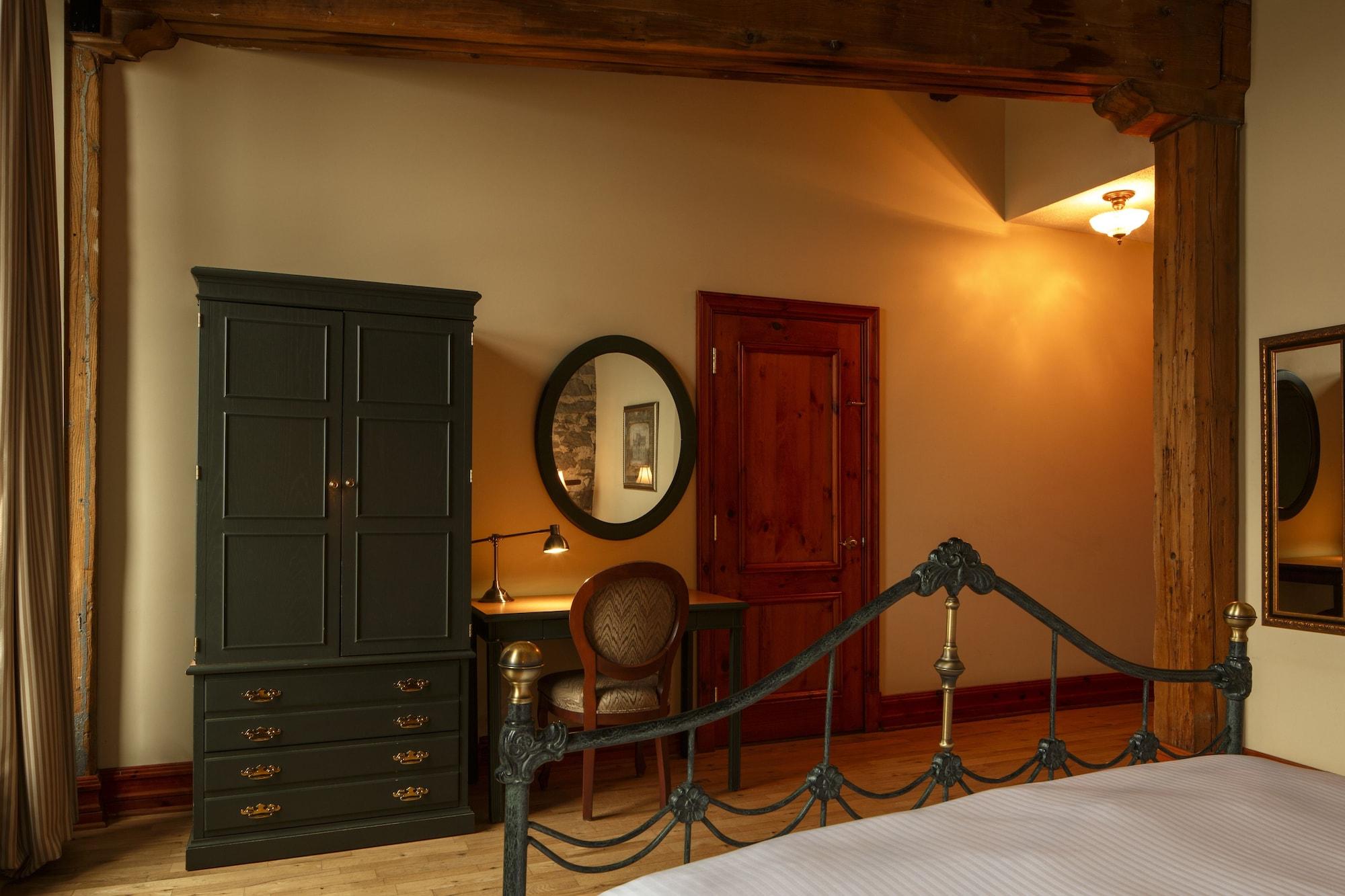 Du Vieux Port By Gray Collection Inn 4*