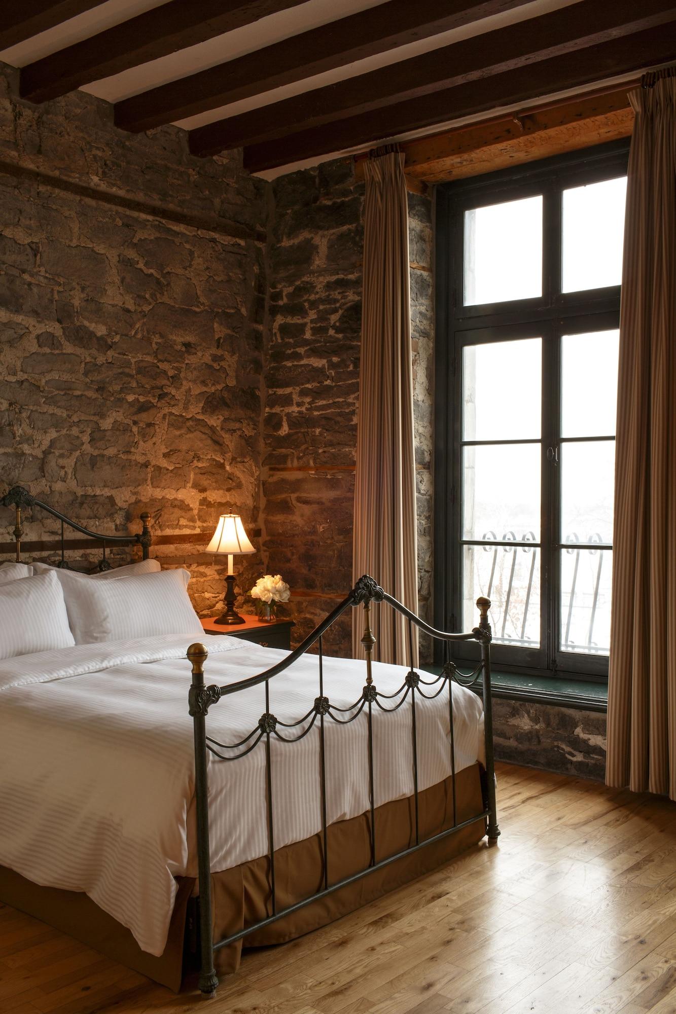 Du Vieux Port By Gray Collection