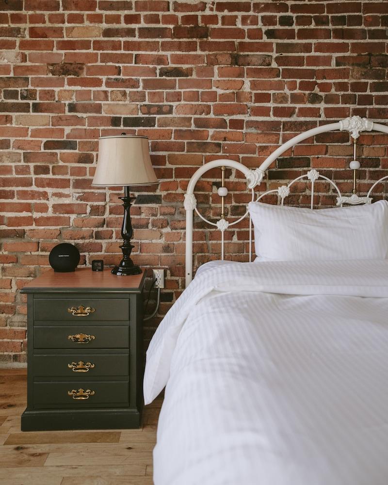 Du Vieux Port By Gray Collection