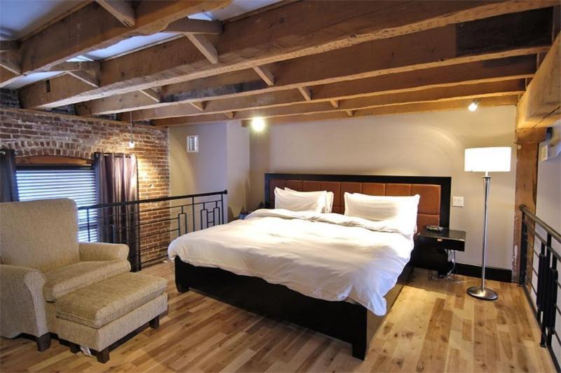Du Vieux Port 4*